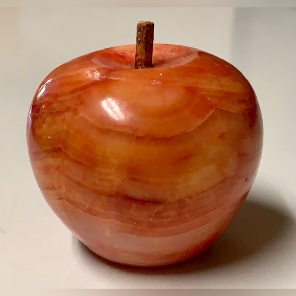 Mid Century Vintage Hand Carved Onyx Marble Apple Figurine Paperweight Sculpture - Picture 16 of 16
